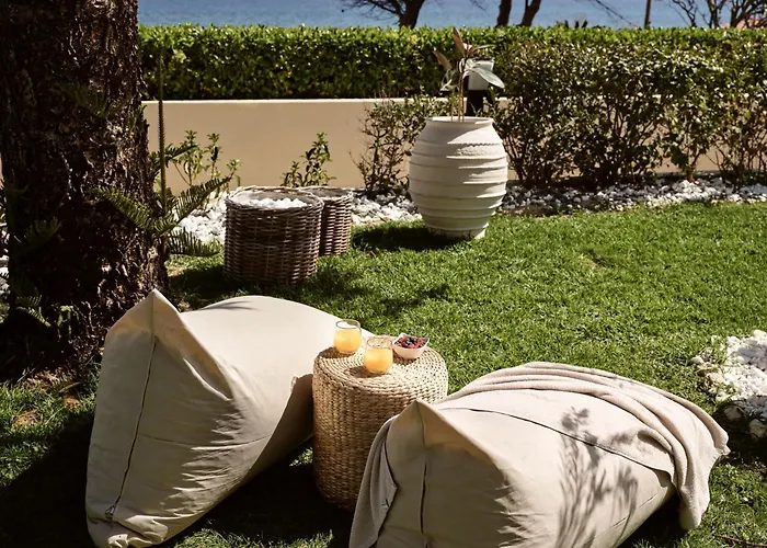 Sea Elegance - On The Beach, By Zantewize Psarou (Zakynthos)