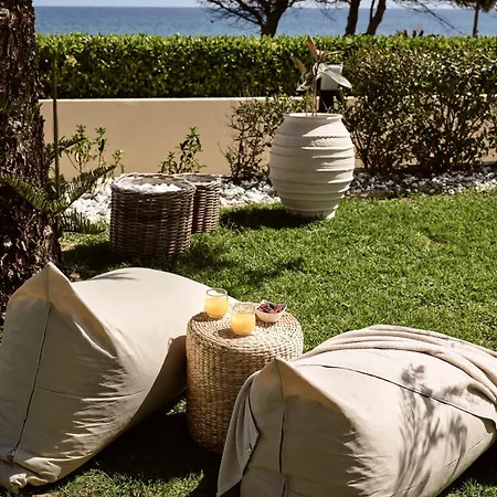 Sea Elegance - On The Beach, By Zantewize Psarou (Zakynthos)